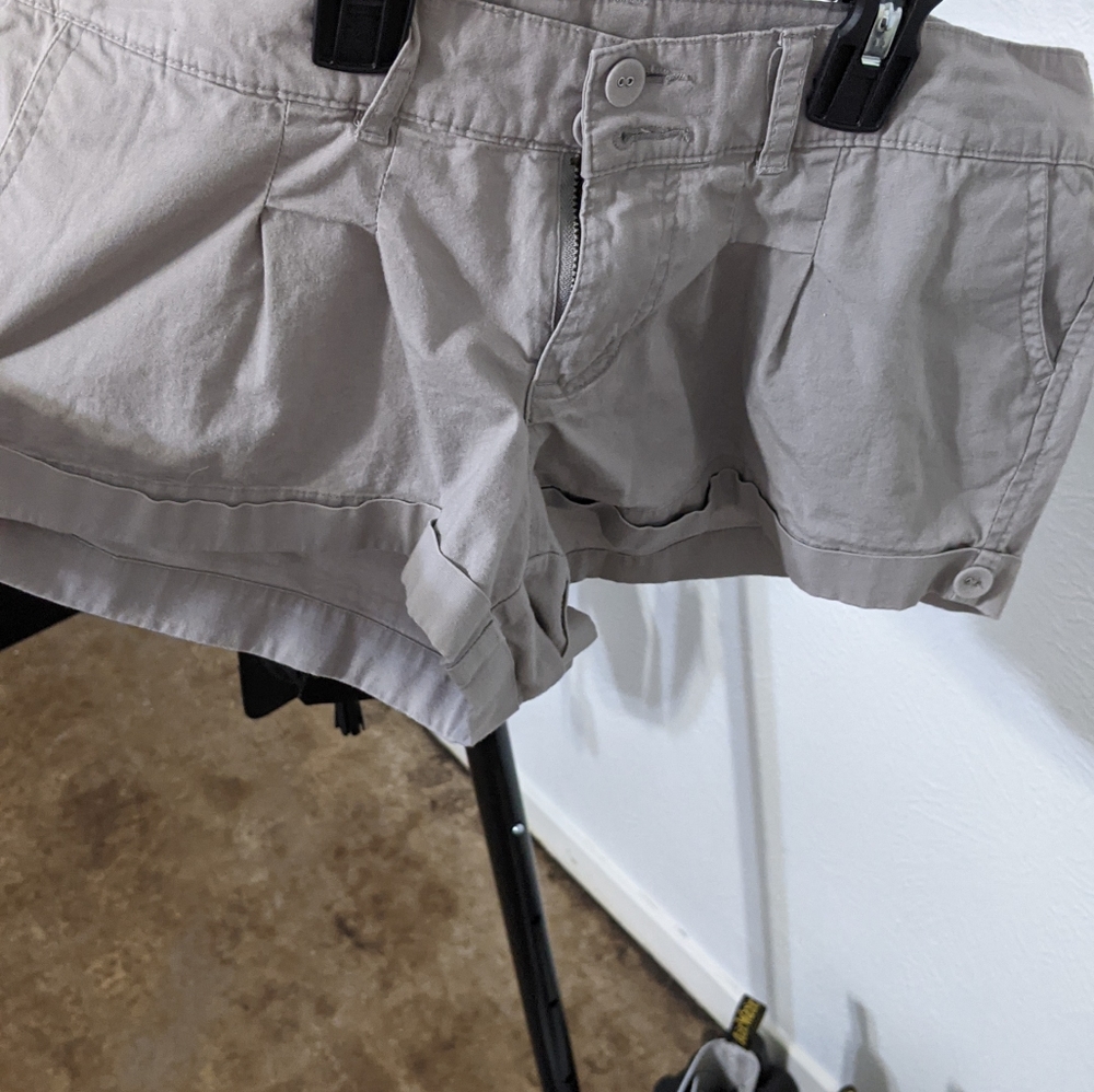 Low rise khaki shorts